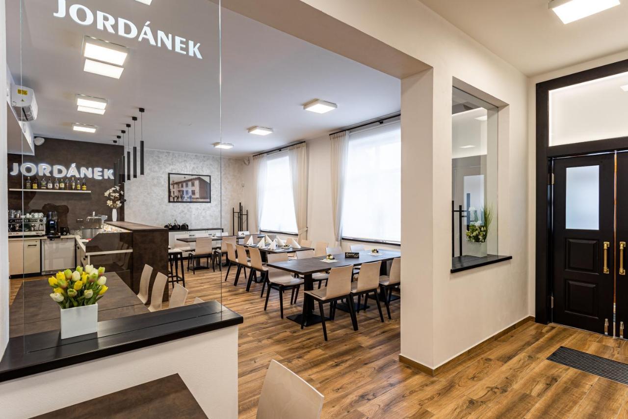 Hotel Jordánek Opočno Exterior foto